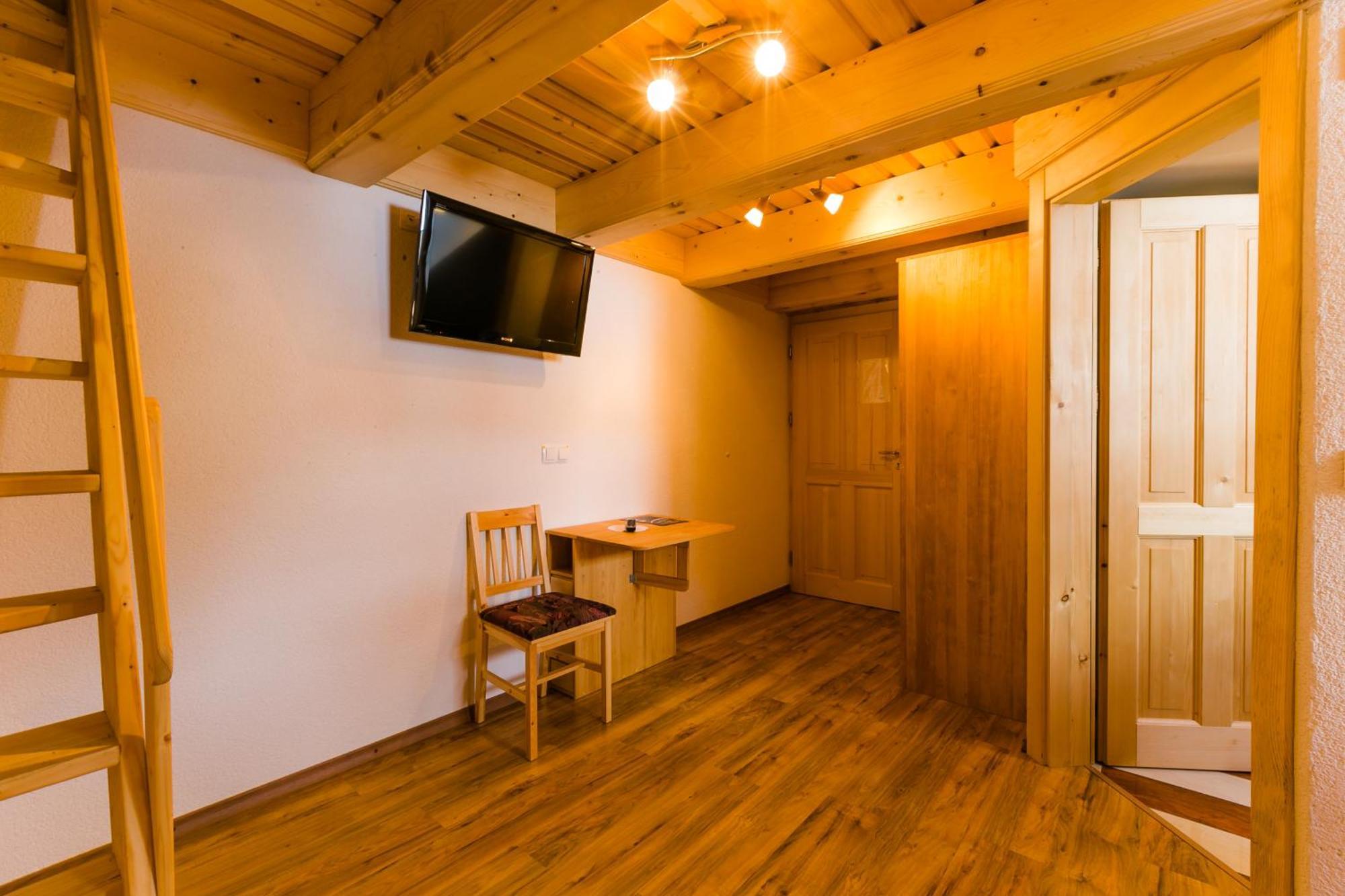 Hotel Ekoturizem Vizencar Cerklje na Gorenjskem Esterno foto