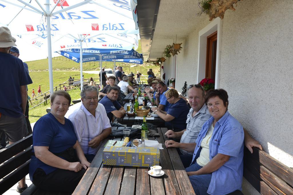 Hotel Ekoturizem Vizencar Cerklje na Gorenjskem Esterno foto